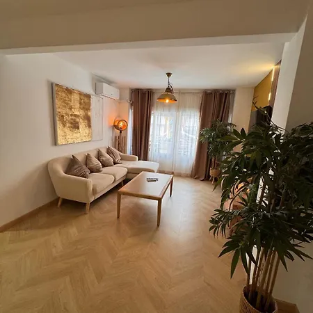 Elegant With Patio * Alicante